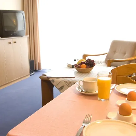 アパート Appartementhaus Alt ビューズム